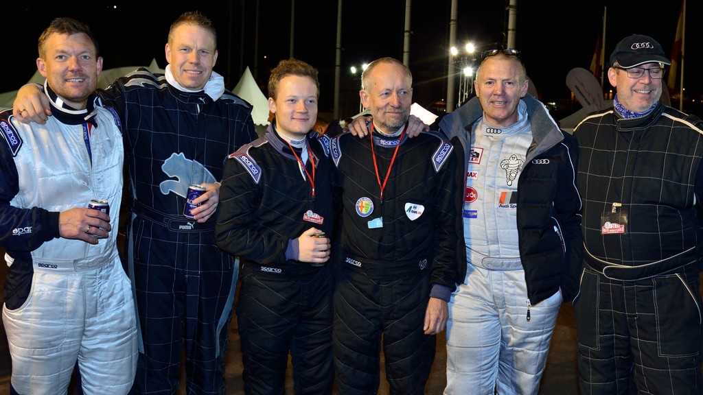 De danske deltagere nyder at være kommet godt til mål i Monaco. Fra venstre Søren Bunk (Skanderborg) og Jakob Knudsen (Skanderborg), Jens Gandrup Jørgensen (Odense) og Kristian Flensbak Jørgensen (Aarhus) samt Toni Hansen (Horsens) og Per Brodersen (Lem)
(Foto: Michael Eisenberg)